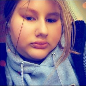 Meet your Posher, Lia